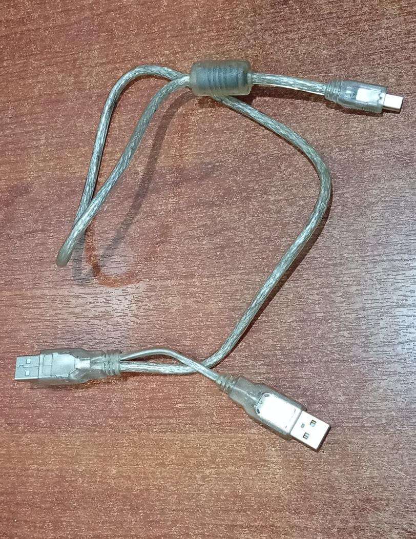 Cable USB Y doble USB‑A a Mini‑USB – Accesorio de datos y alimentación (usado) - Image 2