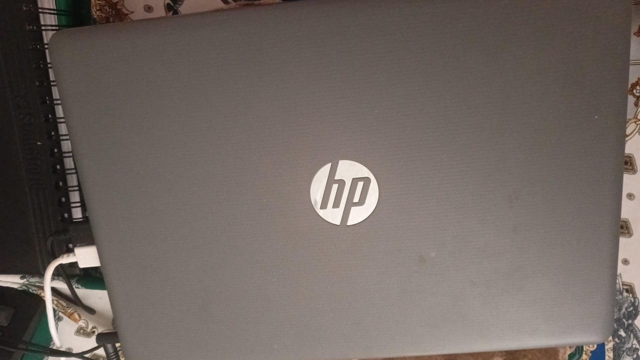 Laptop barata HP i3 7th 16gb RAM 1TB SSD DE USO - Image 2