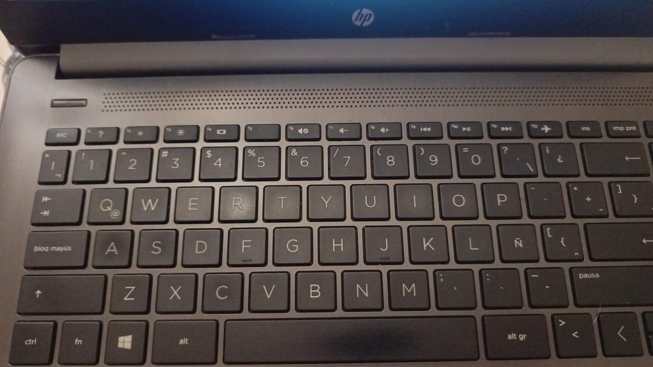 Laptop barata HP i3 7th 16gb RAM 1TB SSD DE USO - Image 3