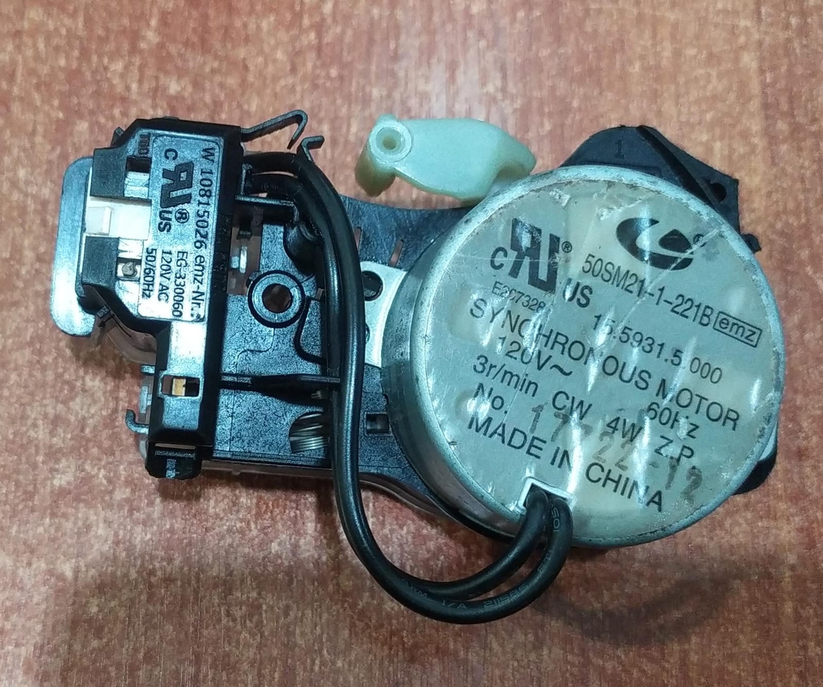 Motor Síncrono Whirlpool 50SM21‑1‑221B 120V 3RPM 4W (Para Actuador de Lavadora)