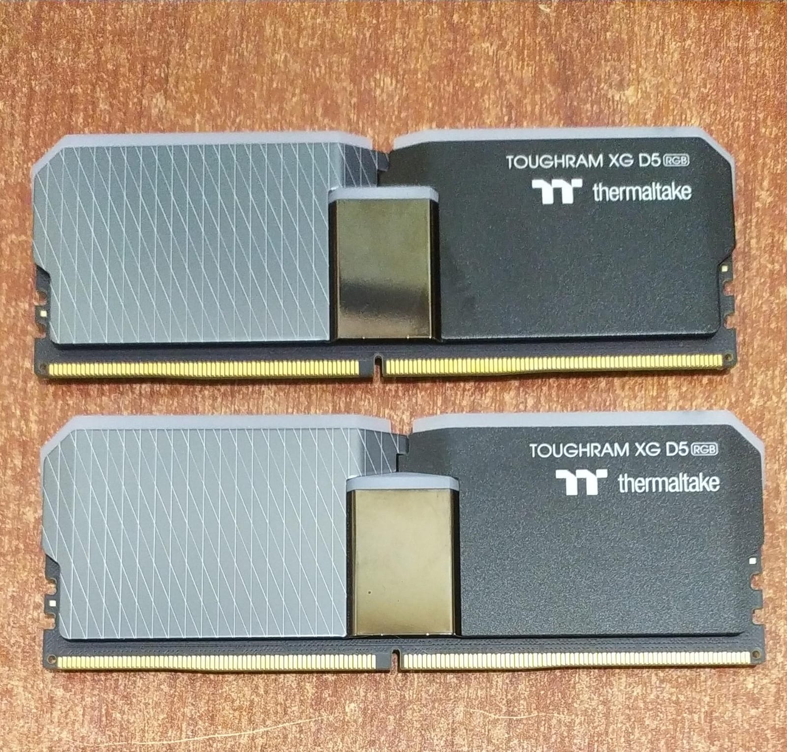 Memoria TOUGHRAM XG RGB D5 32GB (2×16GB) DDR5‑6400 CL36 1.4V – Seminuevo en perfecto estado