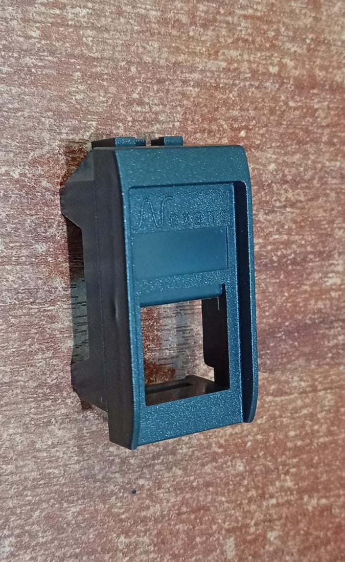 Modulo vacía 1 snap‑in Nexans Ref. N800.305 para placa BTicino Living/Light – Nuevo