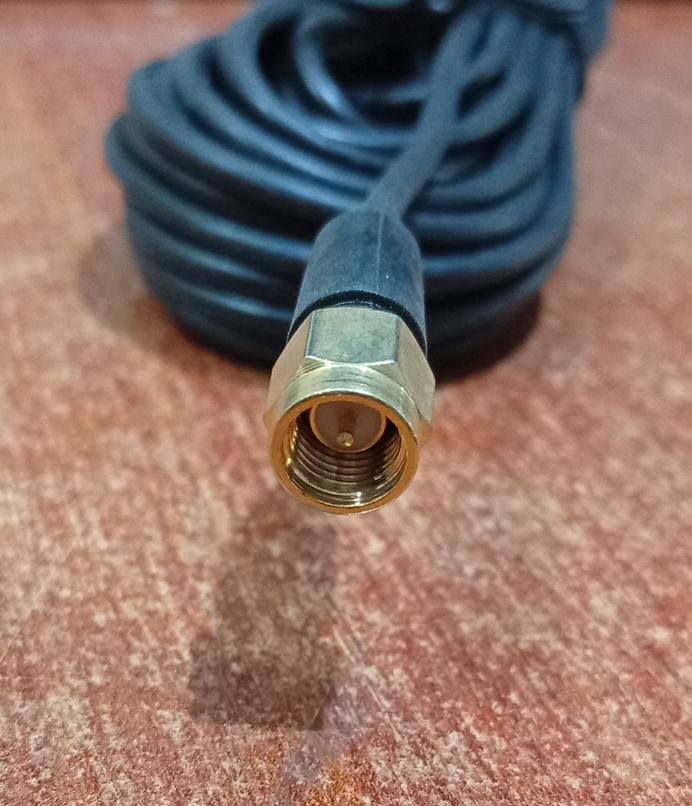 Antena GPS Seminueva MAXTRACK / PROFESSOR CPG11‑5M (P/N PJB636AFBABG) 3.0‑5.0V - Image 3