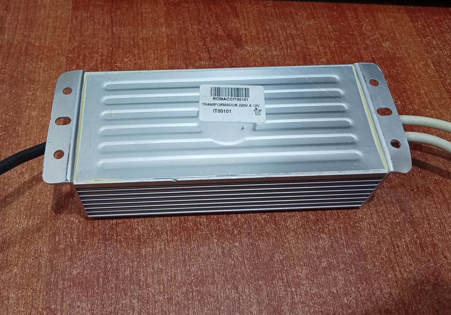 Fuente de Poder LED 12V 5A 60W IP67 | EV-12060A-N | a Prueba de Agua – Usada - Image 3