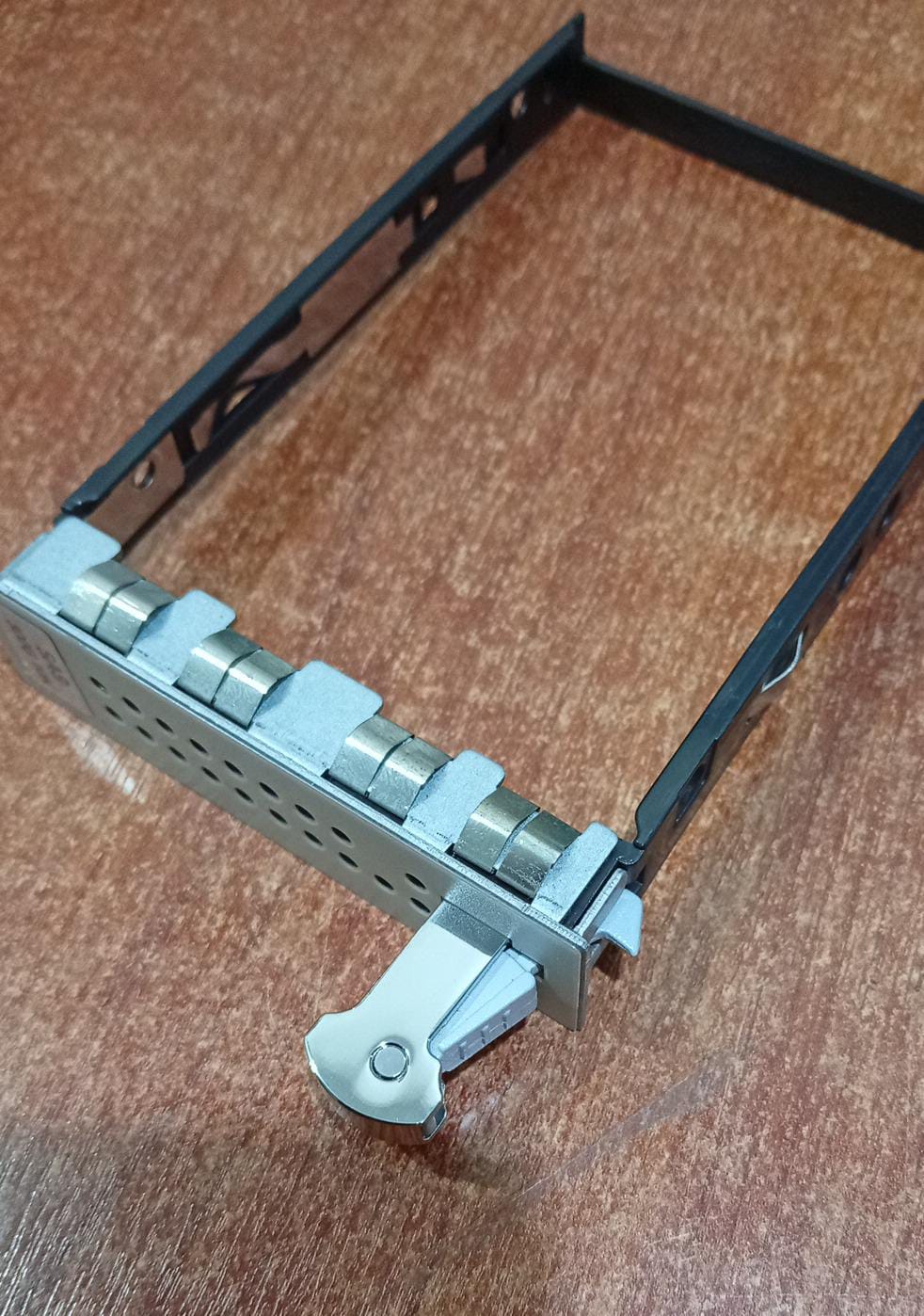 Caddy bandeja 2.5″ SAS/SATA Dell Gen11‑Gen13 (compatible PowerEdge) – bahía servidor - Image 2