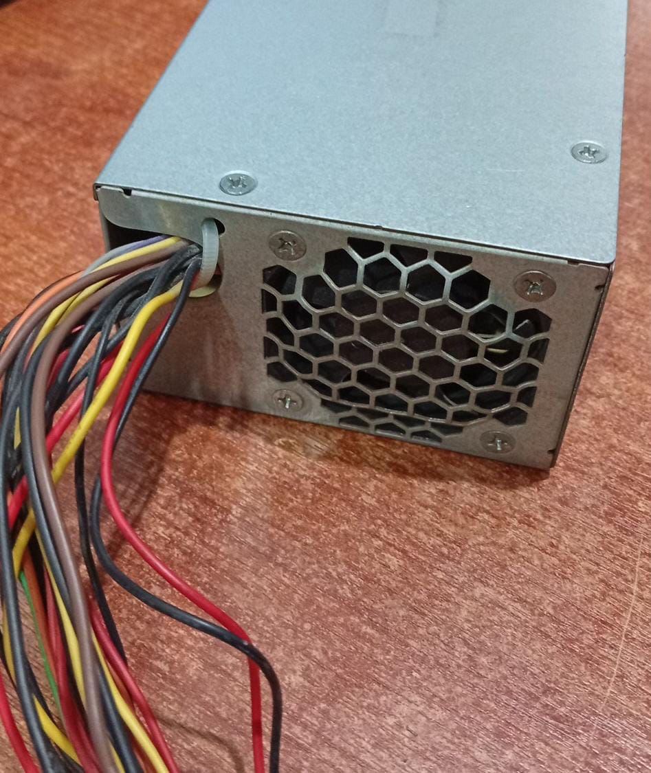 Fuente de poder HP PCE019 180 W 80+ Bronze para HP ProDesk / Slimline – Seminuevo - Image 4