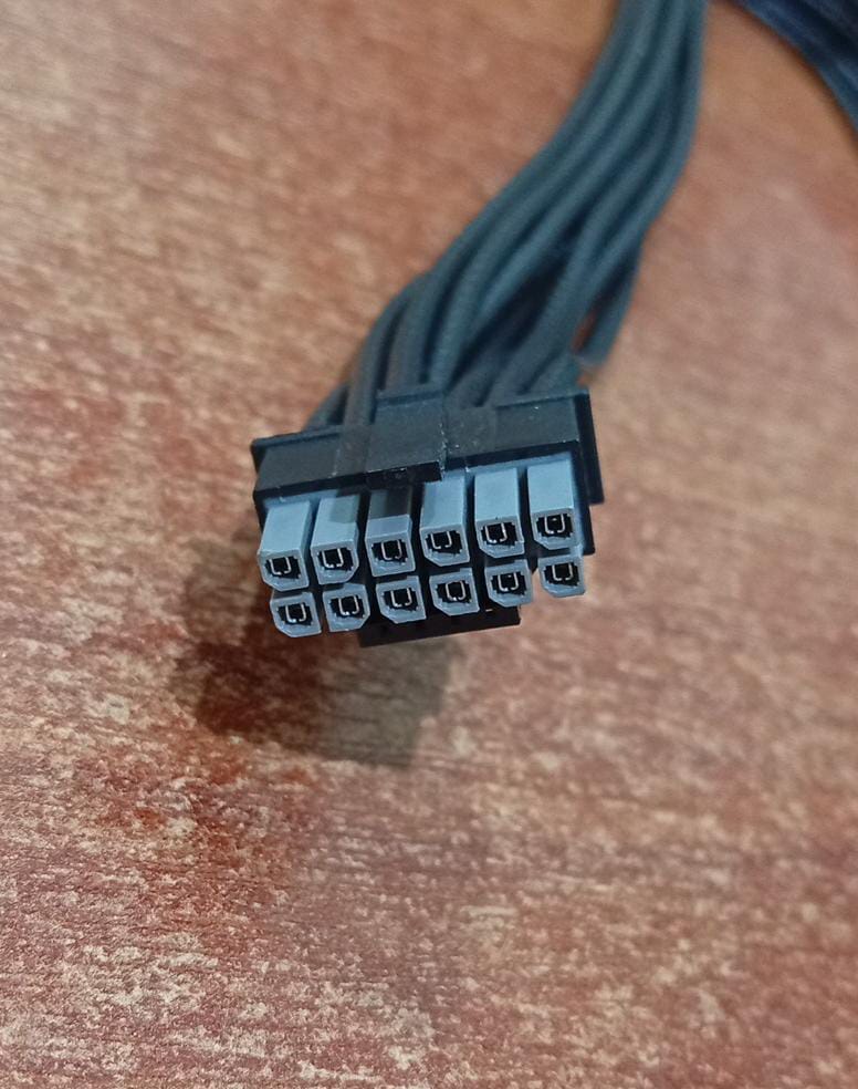 Cable nuevo Corsair 12V‑2x6 / 12 pines → 2×(6+2) pines PCIe para PSU Corsair - Image 2