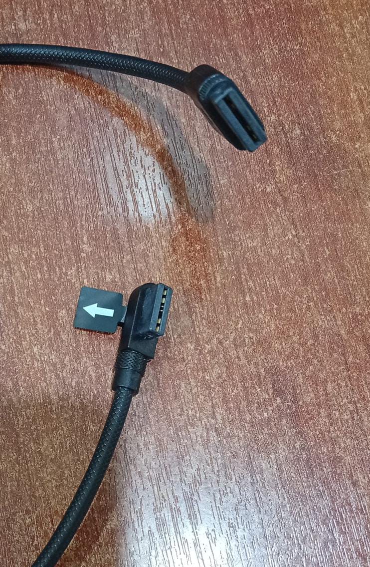 Cable Corsair iCUE LINK Extensión 200 mm – 2 × conectores delgados 90° - Image 4