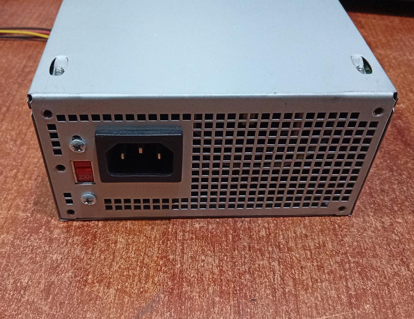 Fuente de Poder ATX 750W Altek Modelo ATX‑750 (Usado) - Image 5