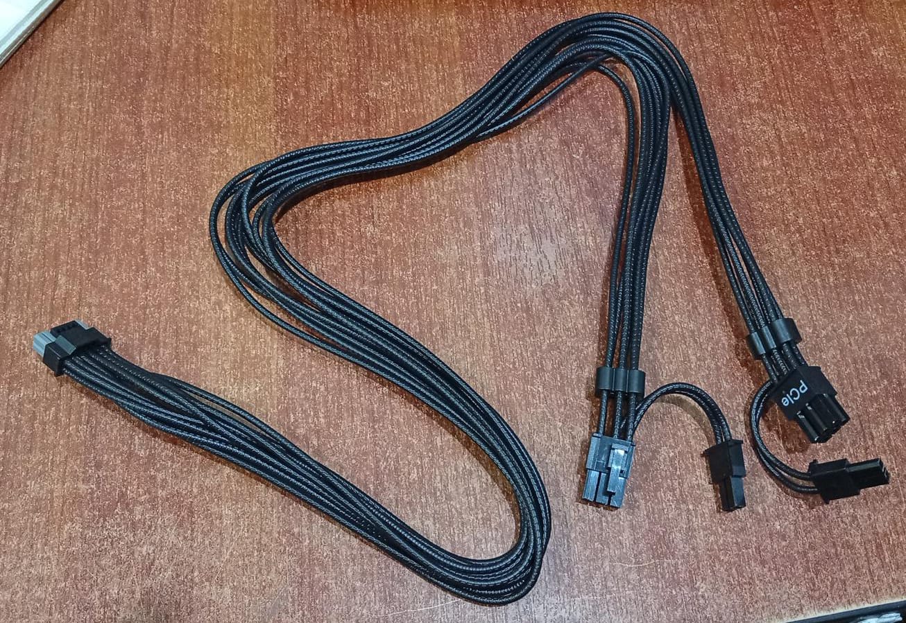 Cable nuevo Corsair 12V‑2x6 / 12 pines → 2×(6+2) pines PCIe para PSU Corsair