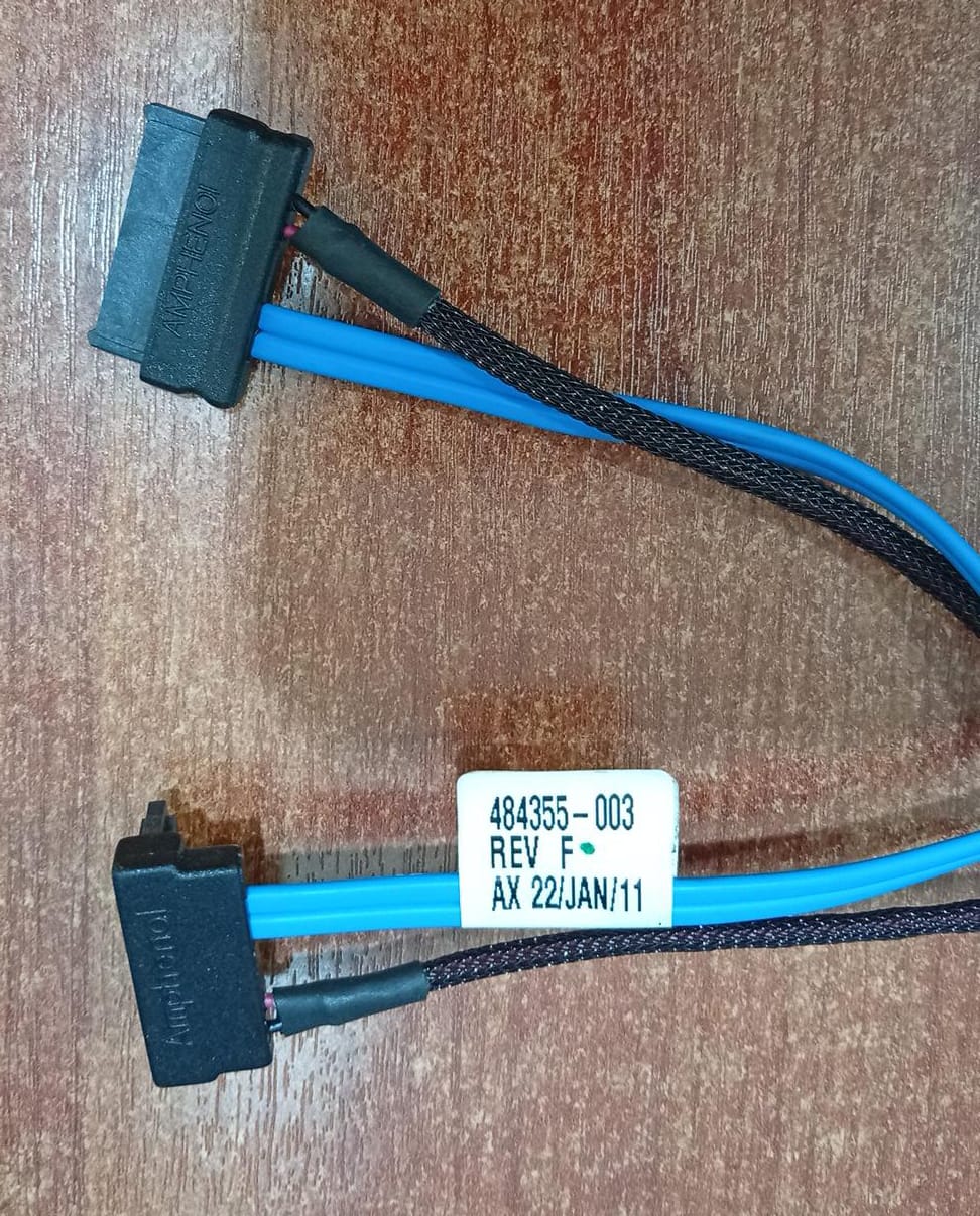 Cable Amphenol 484355-003 SATA Optical Power – seminuevo - Image 4