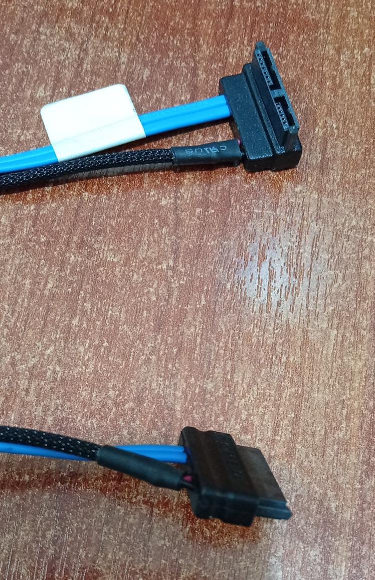 Cable Amphenol 484355-003 SATA Optical Power – seminuevo - Image 3