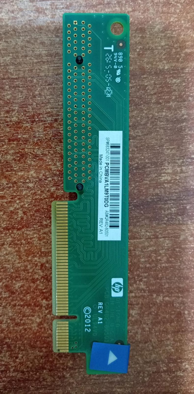 Adaptador / Riser Board HP PCMBVA1LM9T0DG PCB QR482‑80501 para Servidor – Seminuevo
