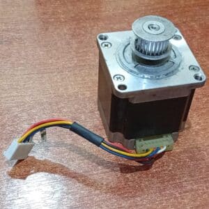 Motor Paso a Paso Sanyo Denki 103H7123-0497 DC 2A 1.8° NEMA 23 Usado
